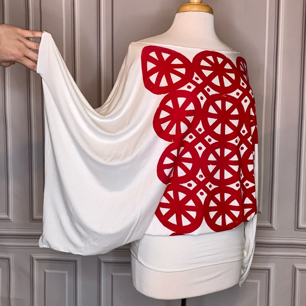 Kimono sleeve top. Red print, white top. Small.